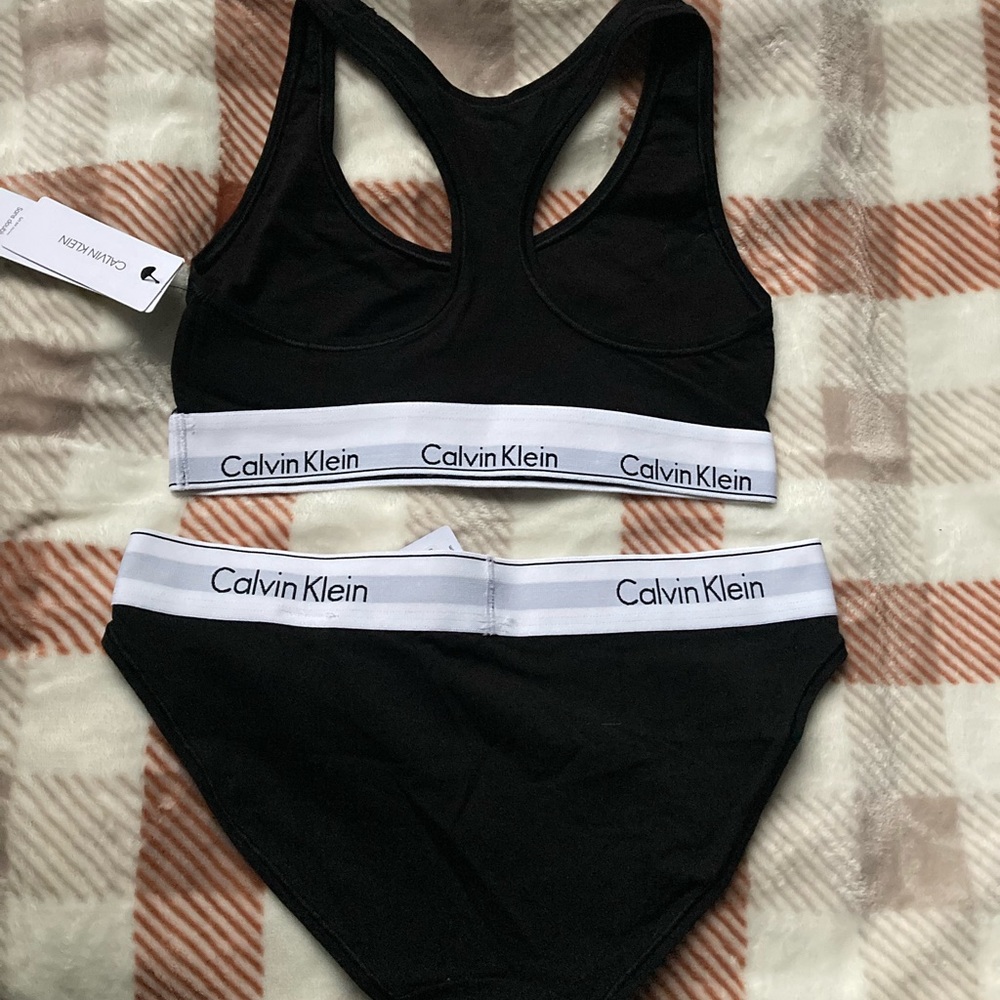 Calvin Klein Womens Sports Bra and Underwear duo - Picture 2 of 5